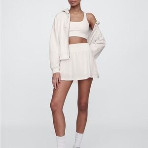 NWT GAPFIT RUNAROUND SKORT NEW OFF WHITE SMALL